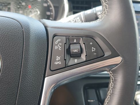 Used 2022 Buick Encore Preferred AWD/4WD image 23