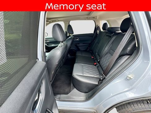 Used 2025 Nissan Rogue Platinum w/ Platinum Premium Package FWD image 26
