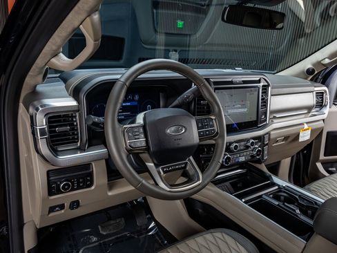 Used 2026 Ford F250 Platinum w/ Platinum Plus Package AWD/4WD image 17