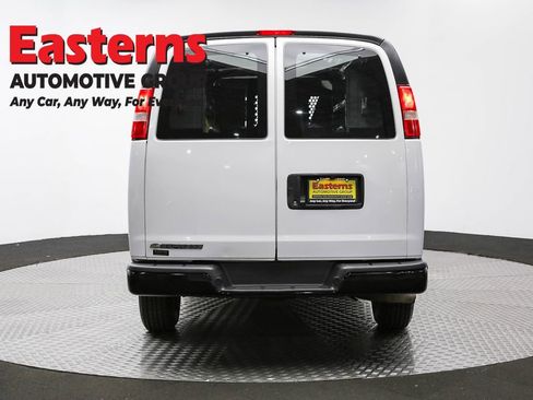 Used 2017 Chevrolet Express 2500 image 6