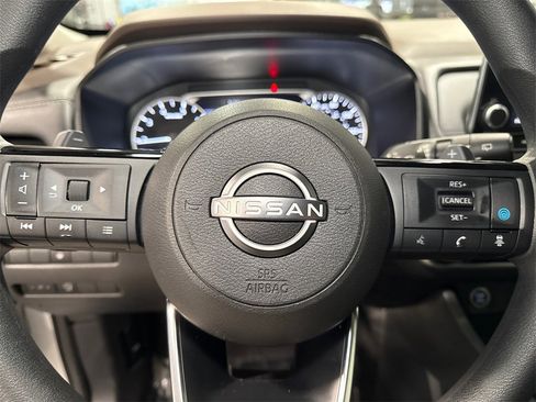 Used 2023 Nissan Rogue SV image 21