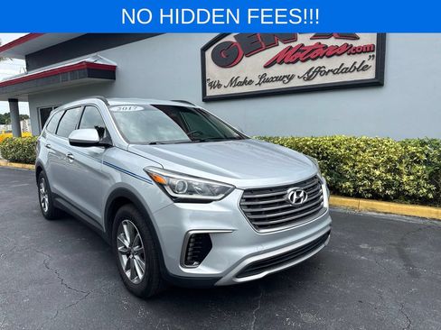 Used 2017 Hyundai Santa Fe SE w/ Cargo Package FWD image 1
