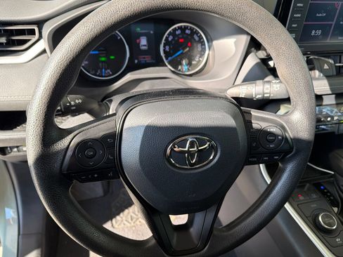 Used 2021 Toyota RAV4 XLE w/ Convenience Package AWD/4WD image 9