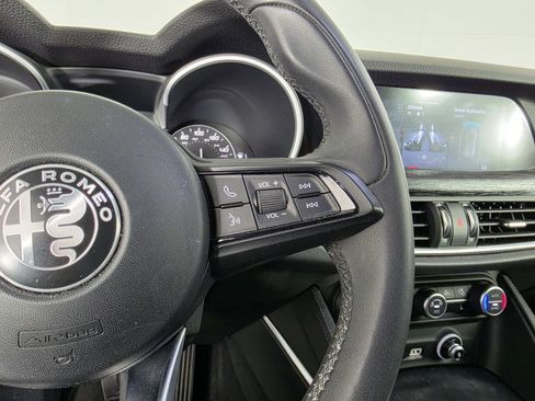Used 2020 Alfa Romeo Stelvio Sport w/ Quick Order Package 22J Sport AWD/4WD image 14