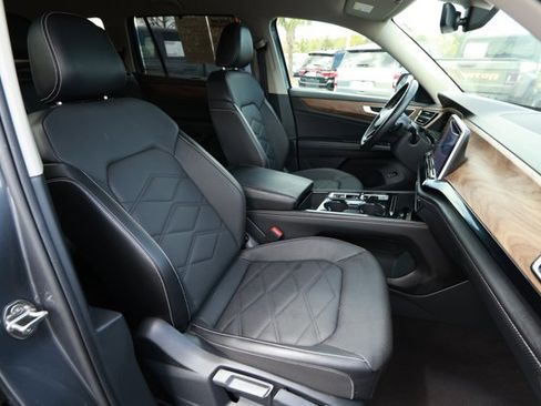 Used 2024 Volkswagen Atlas SE image 26