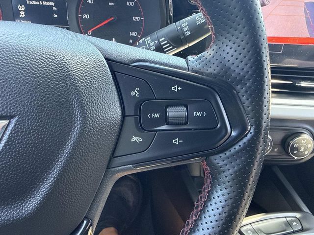 Used 2024 Chevrolet Trax RS w/ Sunroof Package FWD image 32