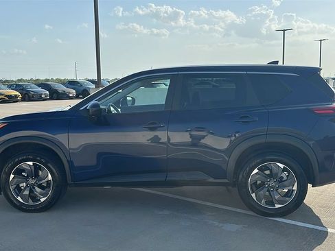 Used 2025 Nissan Rogue SV FWD image 9