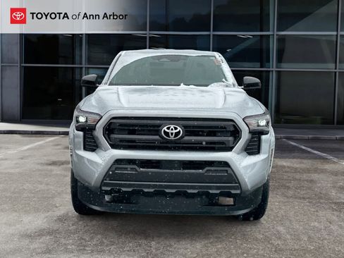 Used 2024 Toyota Tacoma SR image 11