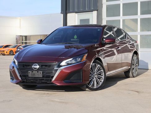 Used 2024 Nissan Altima 2.5 SL image 3