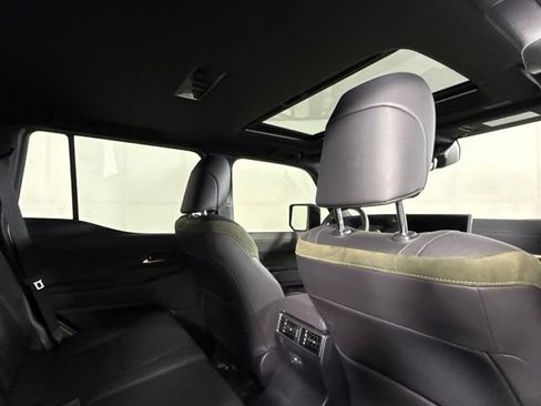 Used 2026 Lexus GX 550 AWD/4WD image 32