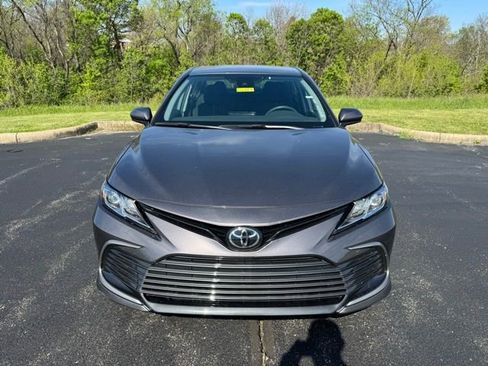 Used 2024 Toyota Camry LE image 8