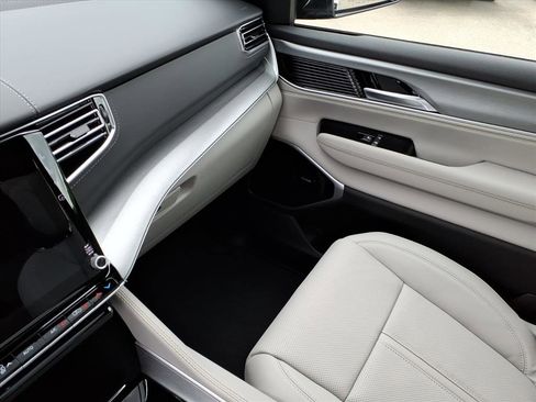 New 2026 Jeep Grand Wagoneer Limited AWD/4WD image 34