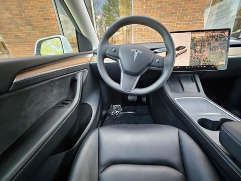 Used 2023 Tesla Model Y Long Range image 5