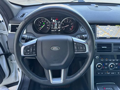 Used 2018 Land Rover Discovery Sport HSE image 15
