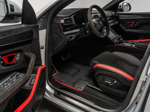 Used 2024 Lamborghini Urus Performante image 23