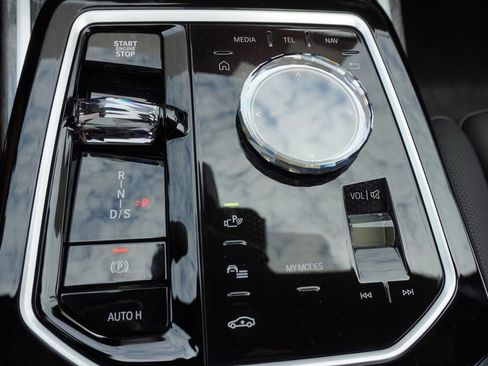 New 2025 BMW 740i w/ Executive Package image 11