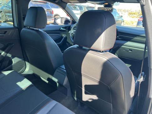 Used 2025 Volkswagen Jetta GLI Autobahn image 15