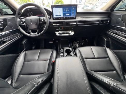 Used 2023 Lincoln Corsair FWD image 35