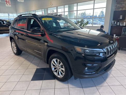 Used 2022 Jeep Cherokee Latitude Lux w/ Sun & Sound Group AWD/4WD image 1