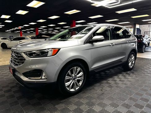 Used 2022 Ford Edge Titanium w/ Equipment Group 301A AWD/4WD image 8