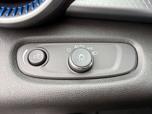 New 2026 Chevrolet Trax LS w/ LS Convenience Package image 3