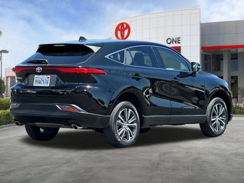 Used 2023 Toyota Venza LE AWD/4WD image 5