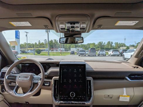 New 2026 GMC Yukon XL Denali w/ Sun & Power Step Package AWD/4WD image 24