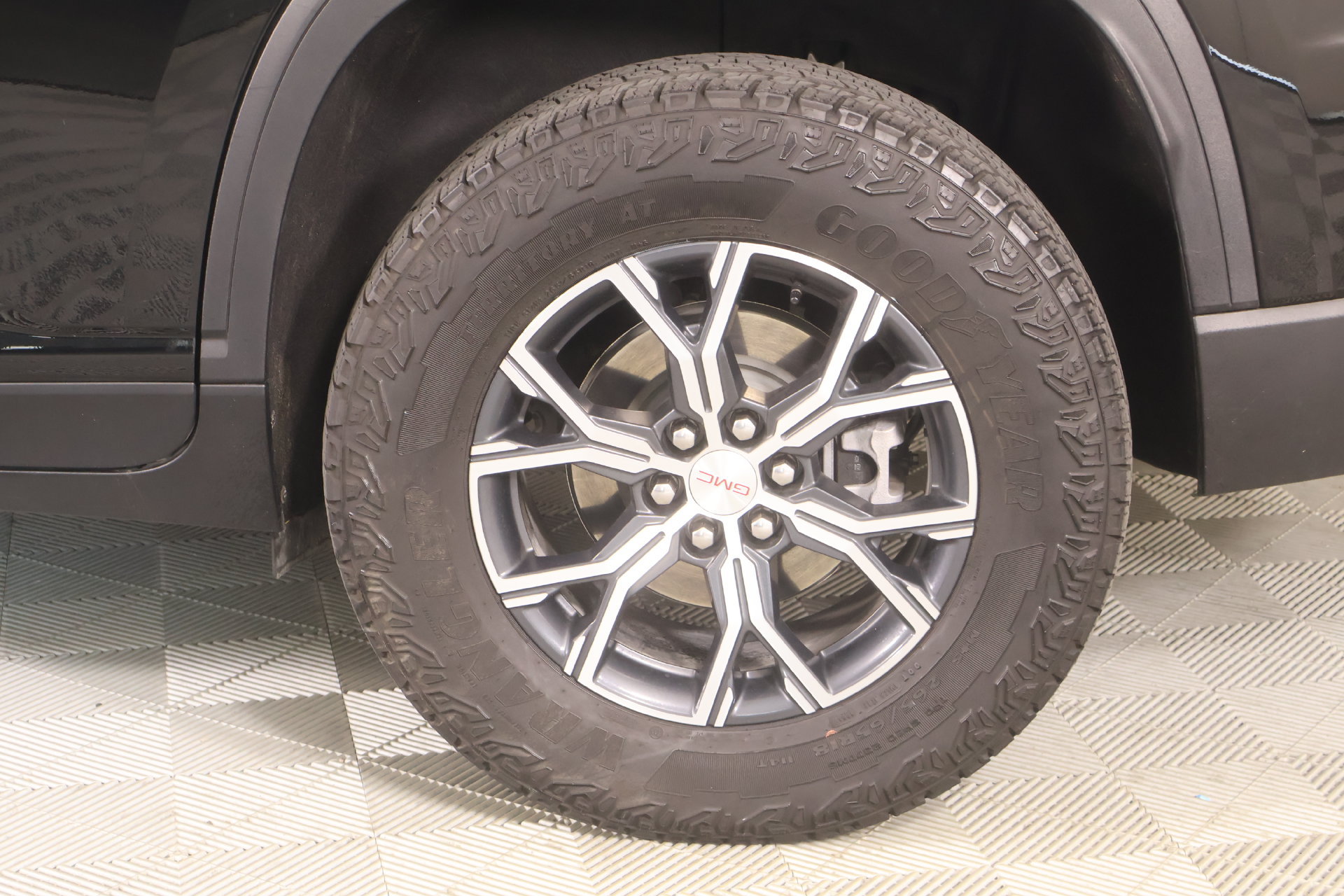 Used 2024 GMC Acadia AT4 w/ Luxury Package AWD/4WD image 22