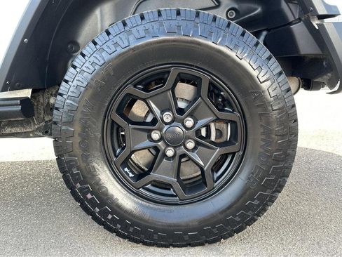 Used 2023 Jeep Wrangler Unlimited Rubicon 4xe image 14