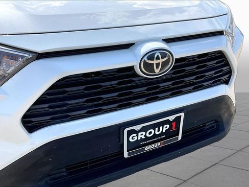 Used 2021 Toyota RAV4 XLE Premium FWD image 30
