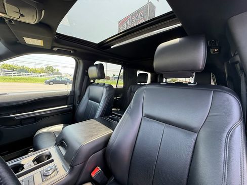 Used 2020 Ford Expedition XLT w/ Equipment Group 202A AWD/4WD image 13