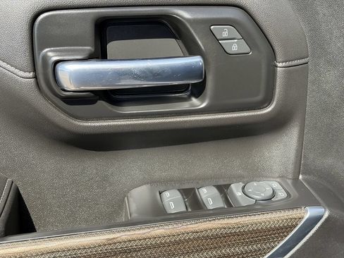 Used 2021 Chevrolet Silverado 1500 LT Trail Boss w/ Convenience Package II AWD/4WD image 24