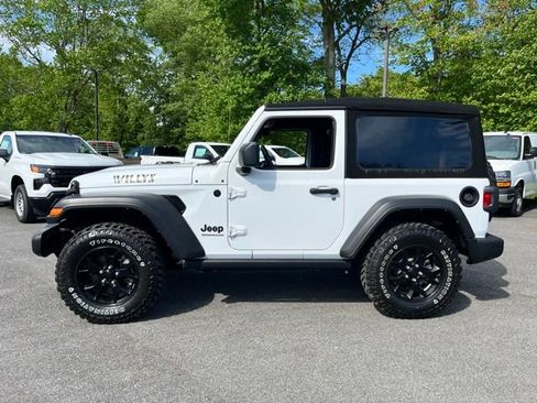 Used 2022 Jeep Wrangler Sport AWD/4WD image 10