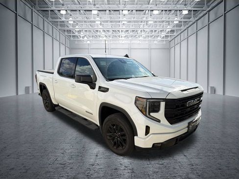 Used 2022 GMC Sierra 1500 Elevation w/ LPO, Elevation Black Package AWD/4WD image 3