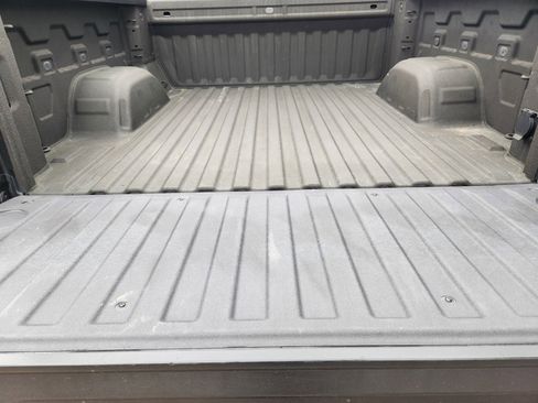 Used 2023 Chevrolet Silverado 1500 LT image 24