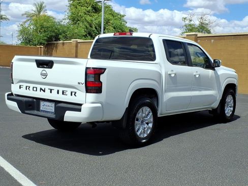 Used 2022 Nissan Frontier SV RWD image 7