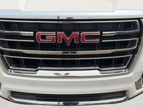 Used 2023 GMC Yukon SLT w/ SLT Premium Package AWD/4WD image 35