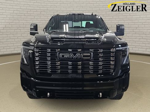 New 2025 GMC Sierra 2500 Denali Ultimate image 2