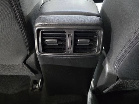 Used 2018 Nissan Rogue Sport SV w/ SV Technology Package FWD image 16