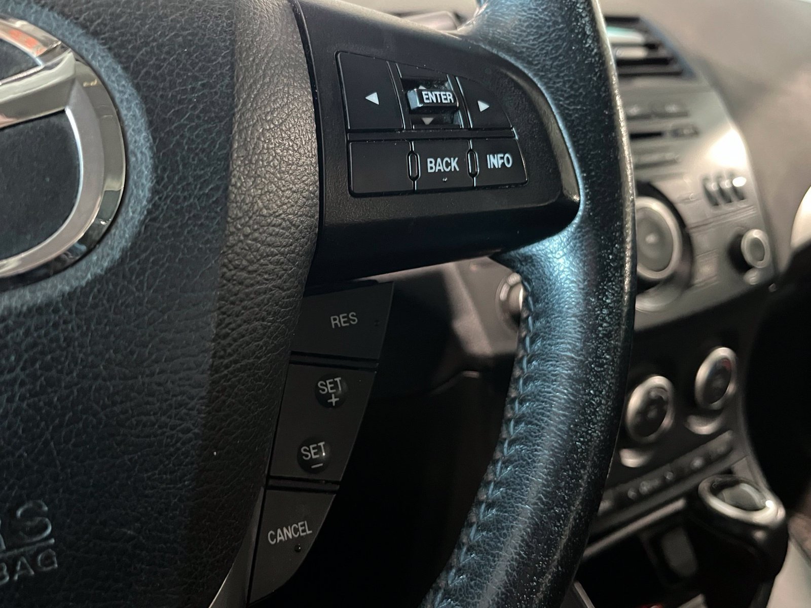 Used 2013 MAZDA MAZDA3 i Touring FWD image 26