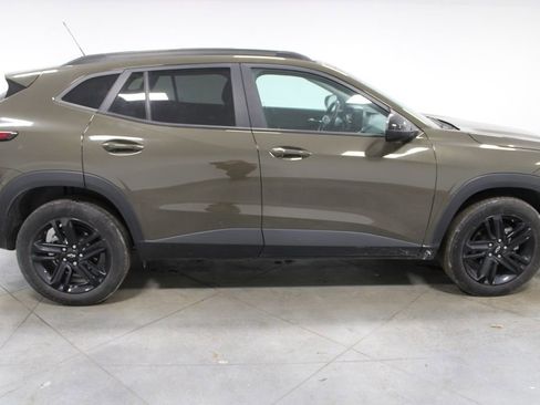 Used 2024 Chevrolet Trax ACTIV w/ Sunroof Package FWD image 11