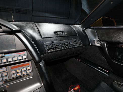 Used 1990 Chevrolet Corvette ZR-1 RWD image 50