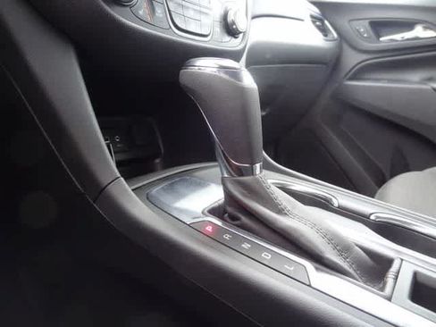 Used 2020 Chevrolet Equinox LT w/ Driver Convenience Package FWD image 32