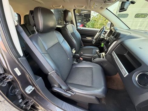Used 2014 Jeep Compass Latitude AWD/4WD image 36