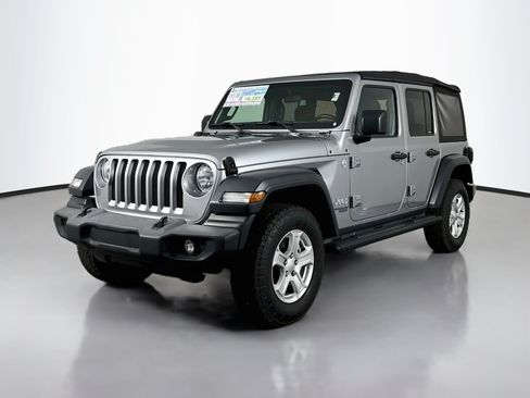 Used 2018 Jeep Wrangler Unlimited Sport S AWD/4WD image 3