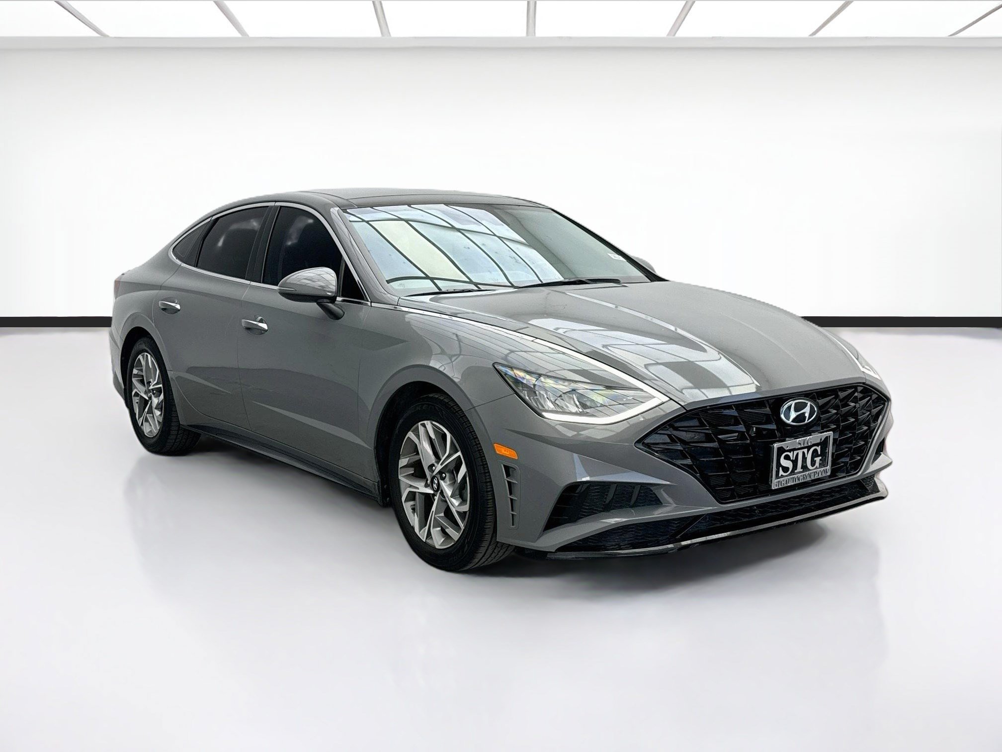 Used 2022 Hyundai Sonata SEL w/ Convenience Package FWD image 3