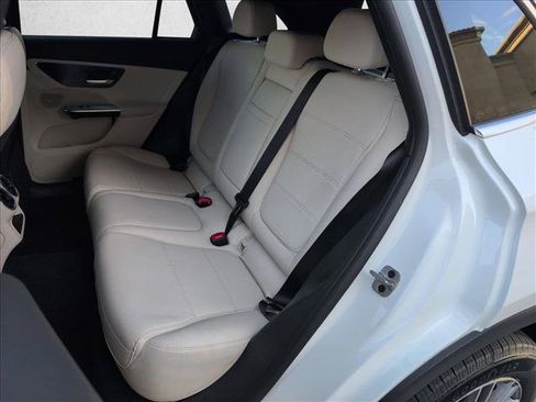 Used 2024 Mercedes-Benz GLC 300 4MATIC image 21