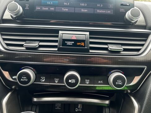 Used 2018 Honda Accord Sport image 25