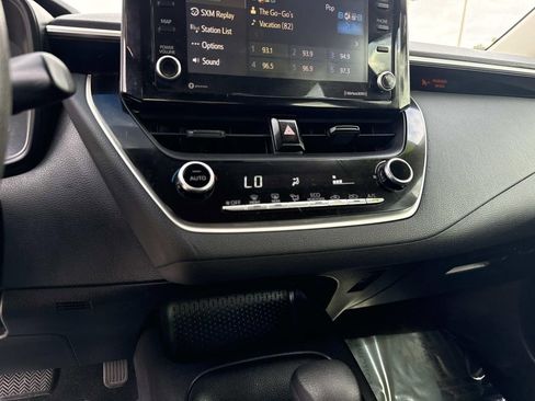 Used 2022 Toyota Corolla LE FWD image 24