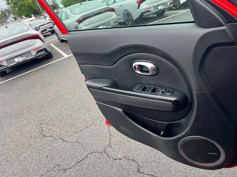 Used 2016 Kia Soul ! w/ Premium Package FWD image 13